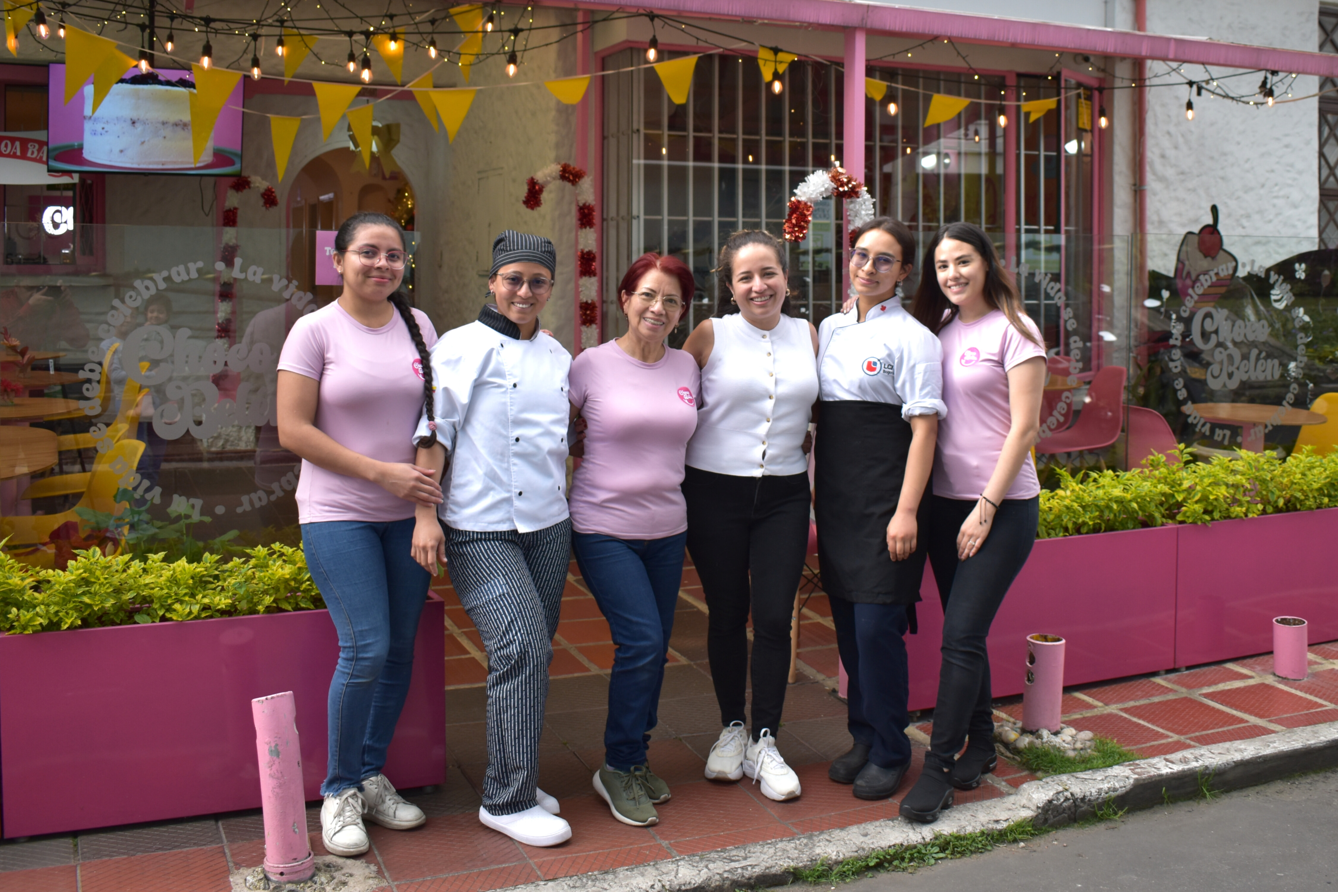 Nuestro equipo de pastelería especializada en bodas